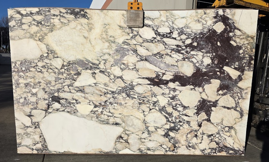 Lot#: 230242 / Size: 78" x 128" / Finish: Honed