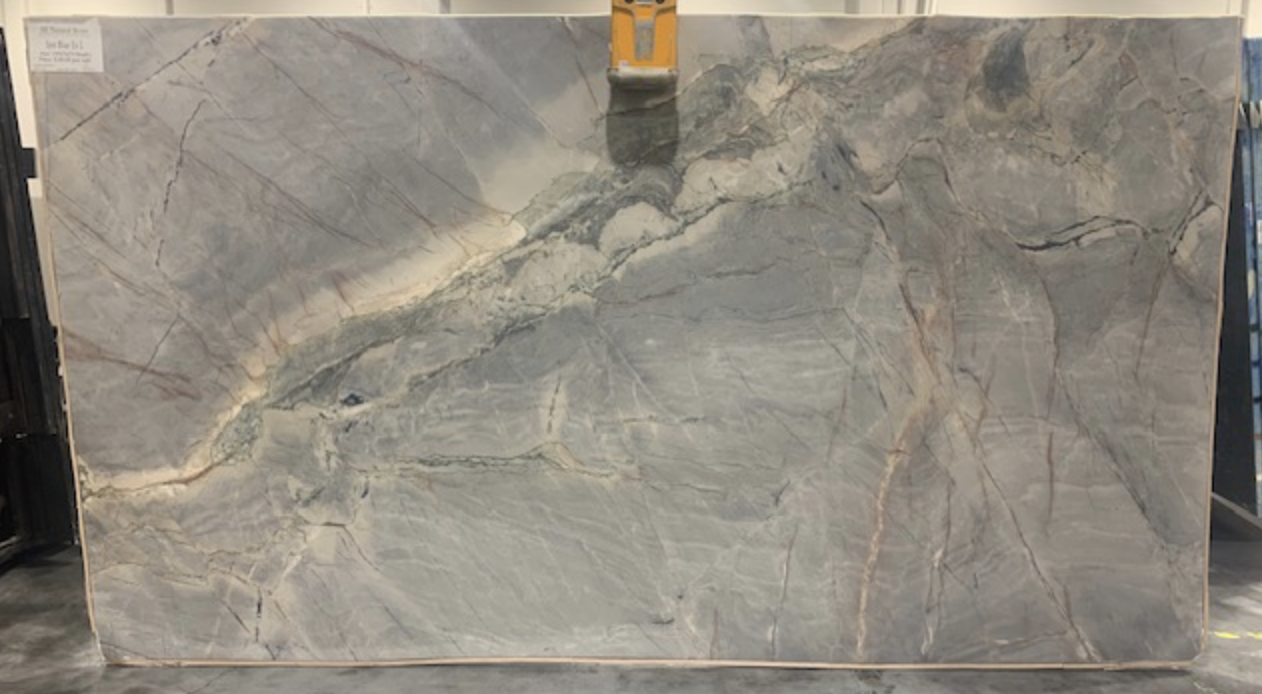 Lot#: 230911 / Size: 76" x 139" / Finish: Leathered