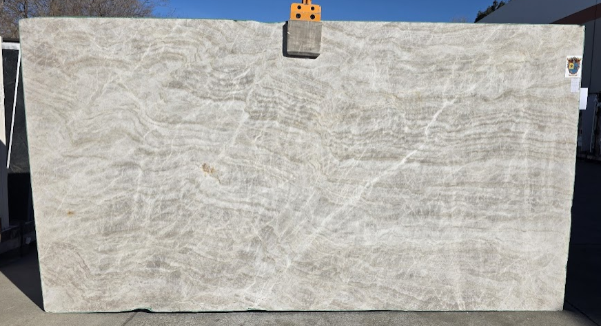 Lot# 230794 / Size: 75" x 138" / Finish: Leathered