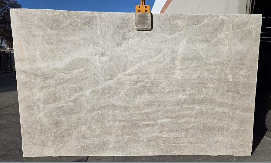 Lot# 229893 / Size: 78" x 129" / Finish: Leathered