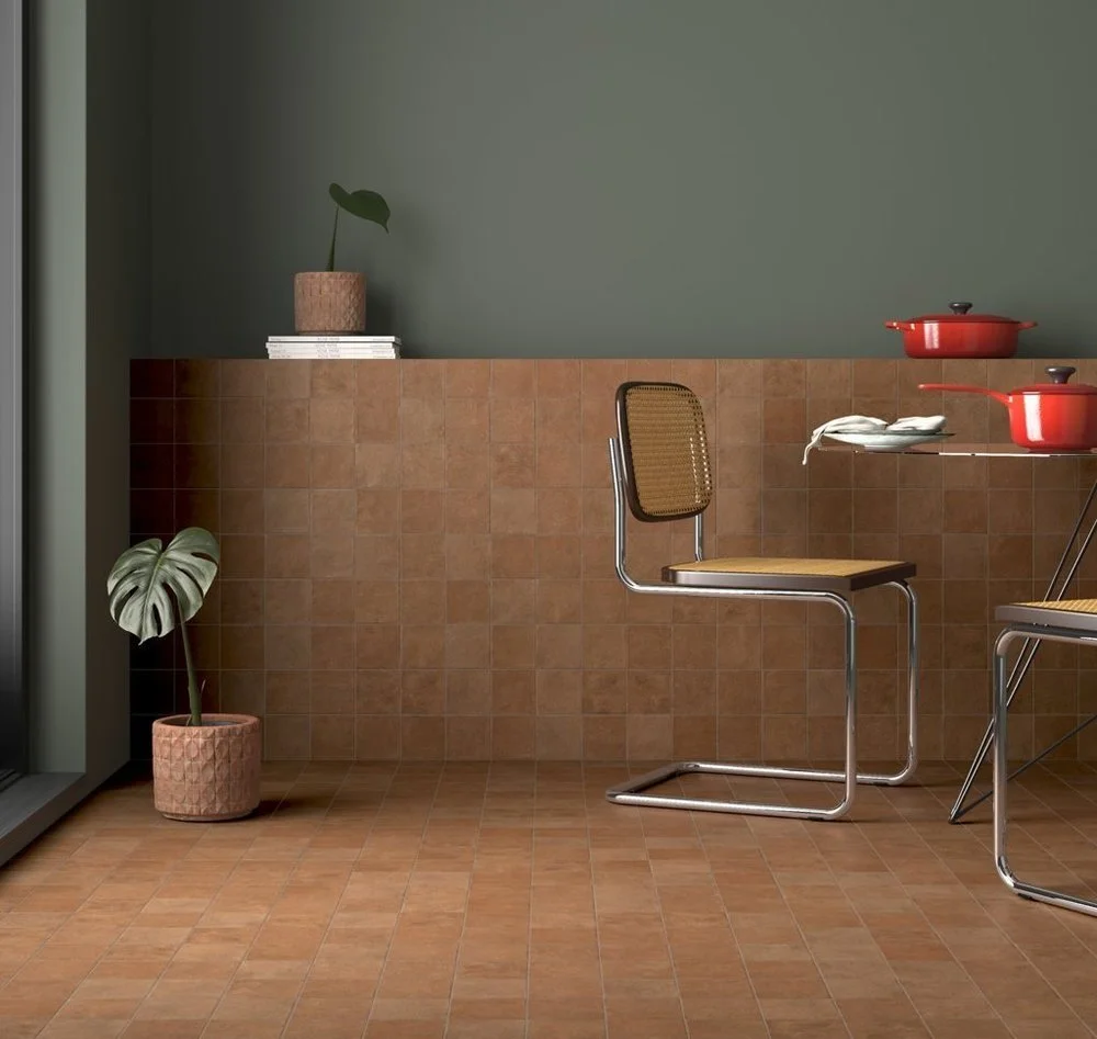 STAGE-TERRACOTTA-10x10-salon-1-1024x1024.jpg