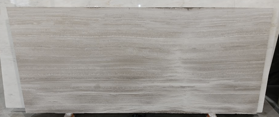 Lot#: 226001 / Size: 46" x 105" / Finish: Honed