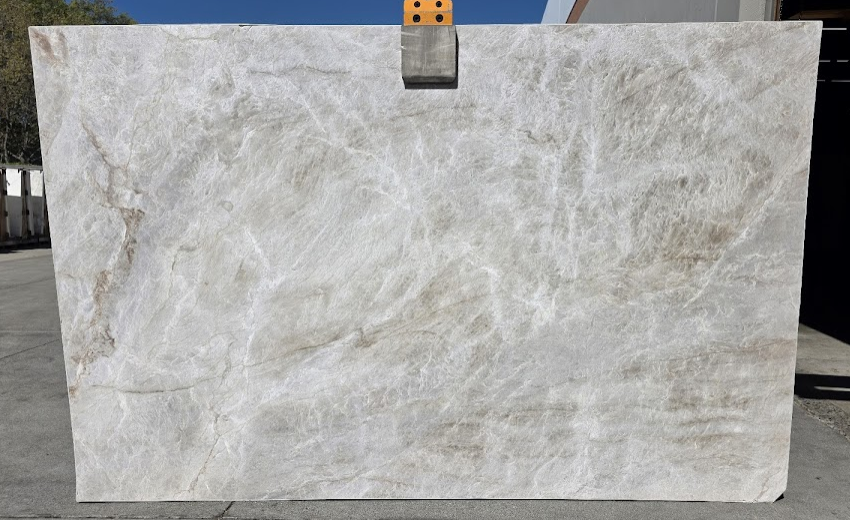 Lot# 230773 / Size: 79" x 122" / Finish: Leathered