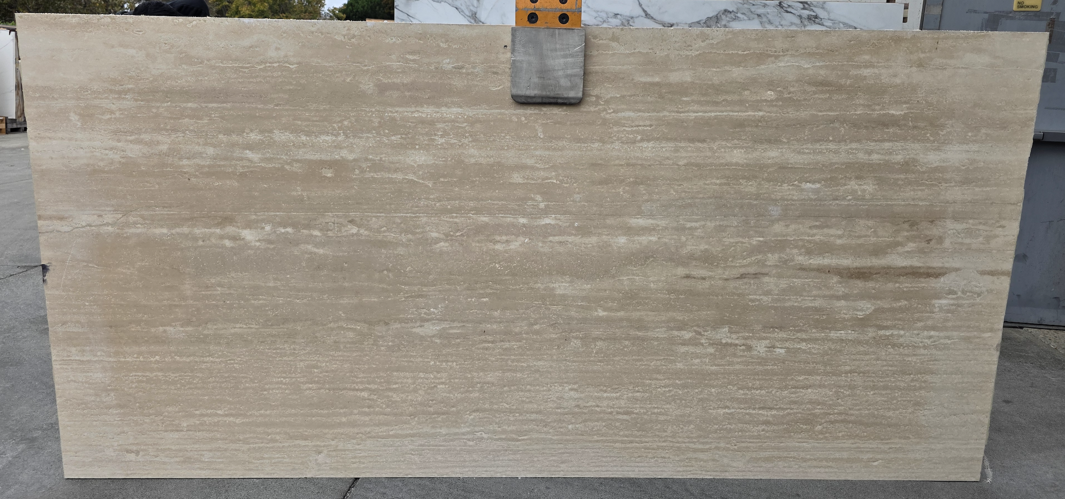 Lot# 232634 / Size: 55" x 117" / Finish: Honed/Flamed
