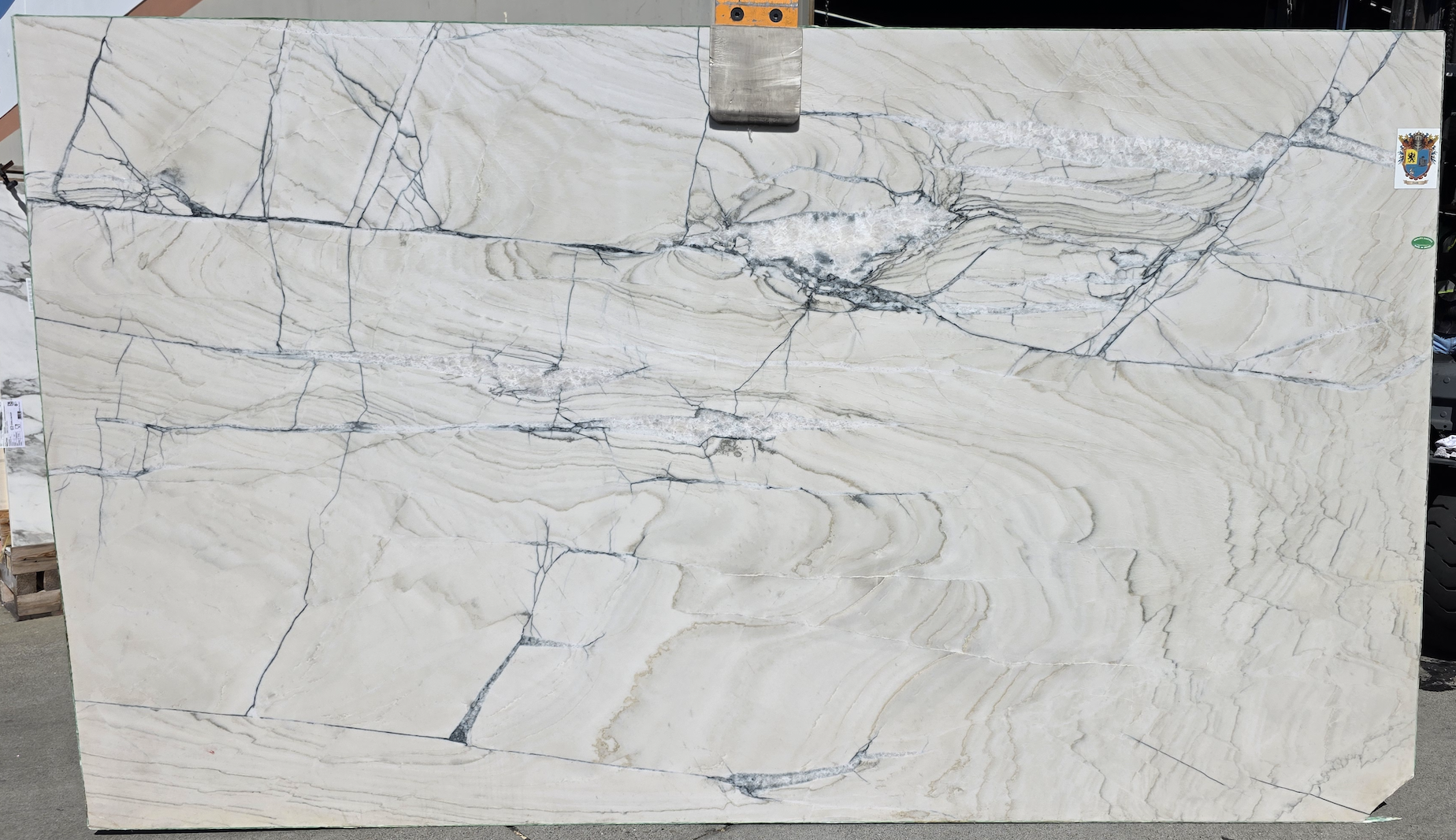 Lot#: 232890 / Size: 75" x 123128 / Finish: Polished