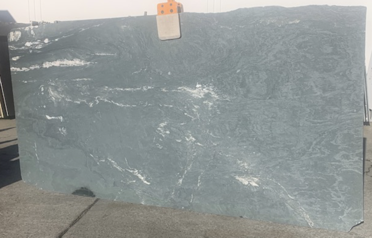 Lot#: 230072 / Size: 70" x 136" / Finish: Leathered