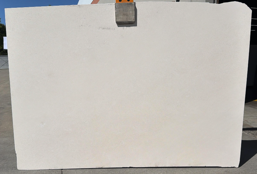 Lot#: 231095 / Size: 74" x 106" / Finish: Honed