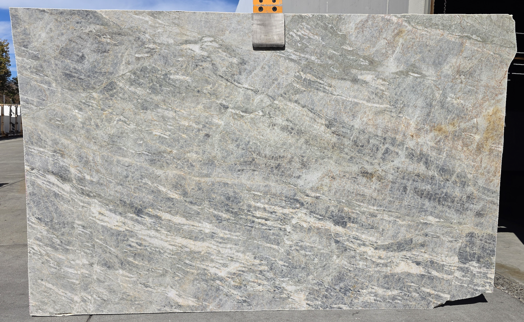 Lot#: 232494 / Size: 80" x 126" / Finish: Leathered