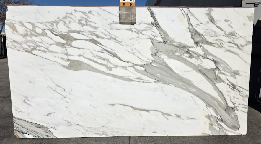 Lot#: 223161 / Size: 69" x 126" / Finish: Polished