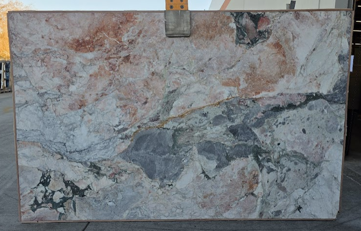 Lot# 230282 / Size: 73" x 114"  / Finish: Honed