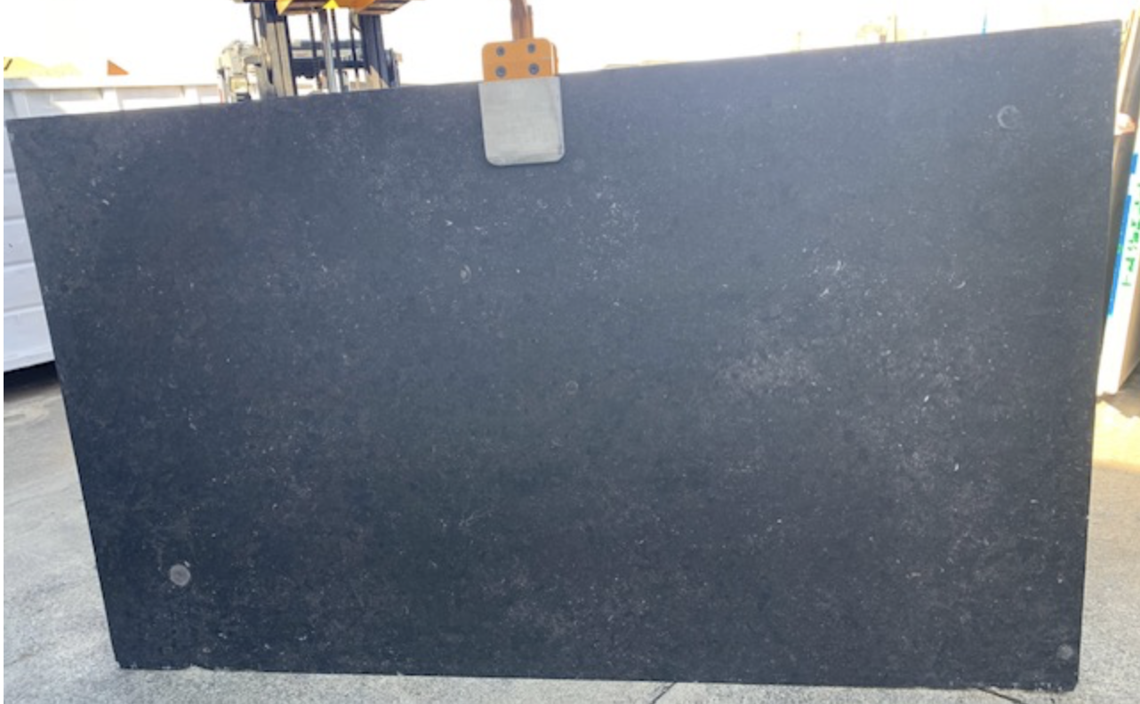 Lot#: 231150 / Size: 71" x 119" / Finish: Honed