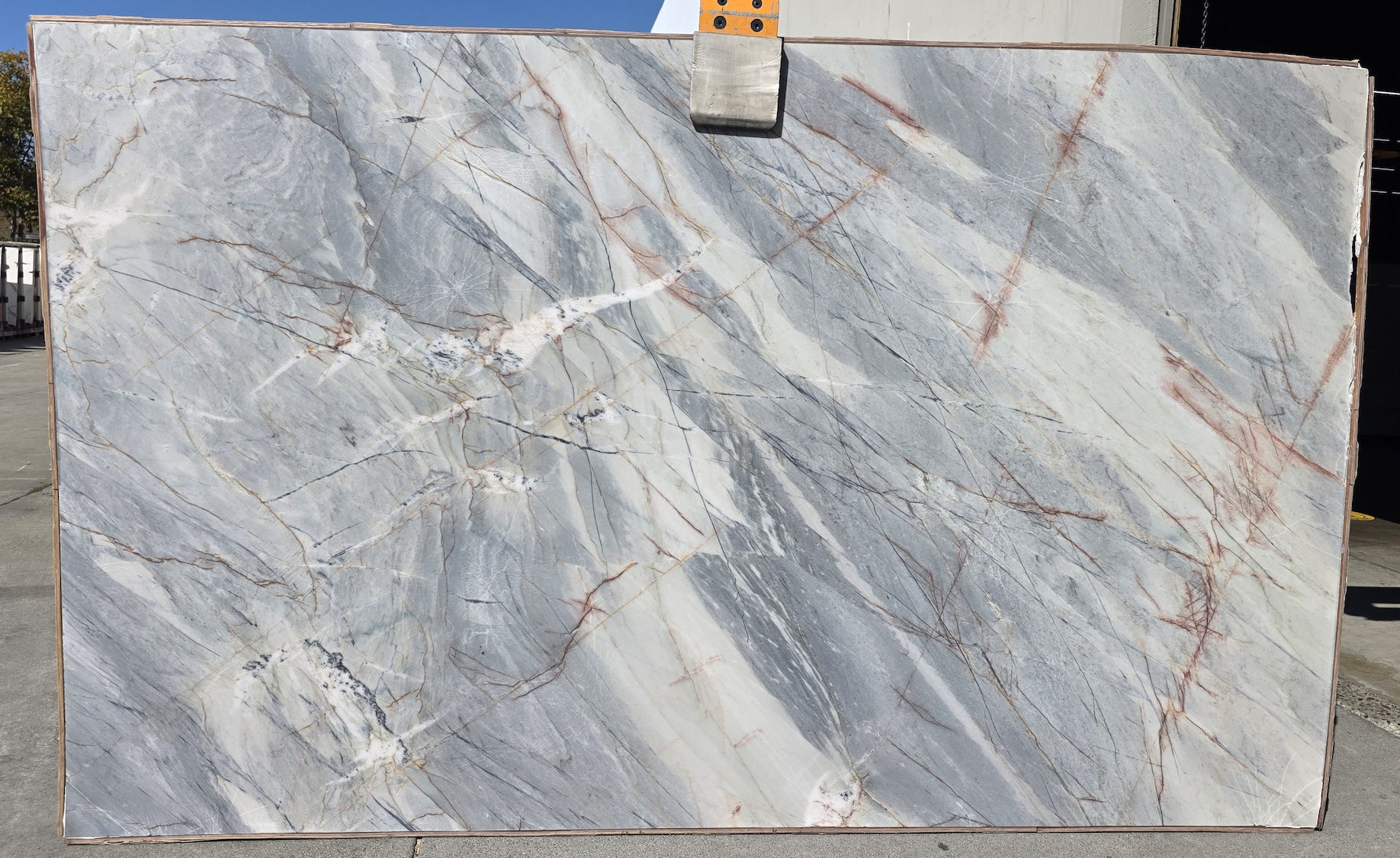 Lot#: 231911 / Size: 79" x 128" / Finish: Honed