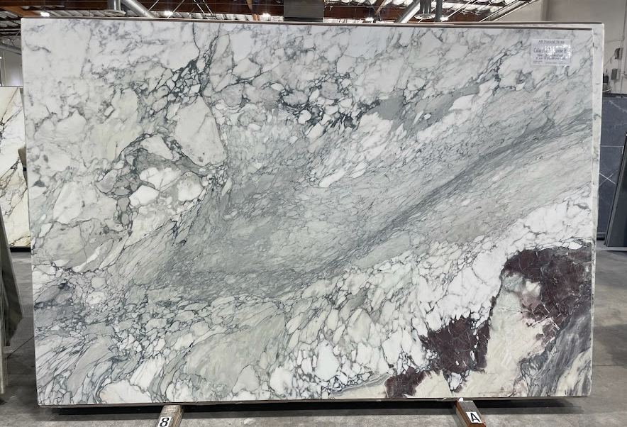 Lot#: 230231 / Size: 79" x 120" / Finish: Honed