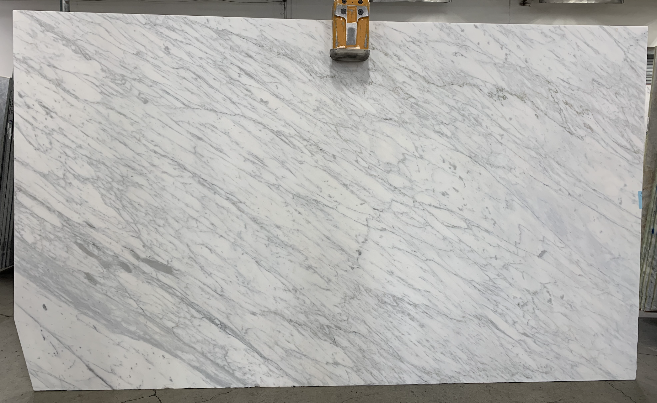Lot#: 231994 / Size: 79" x 136" / Finish: Honed