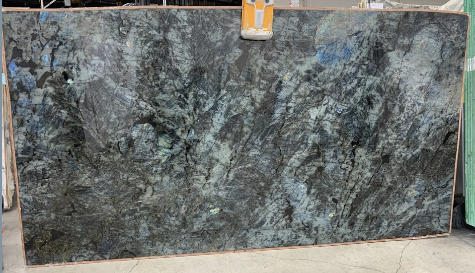Lot#: 230900 / Size: 69" x 128" / Finish: Polished