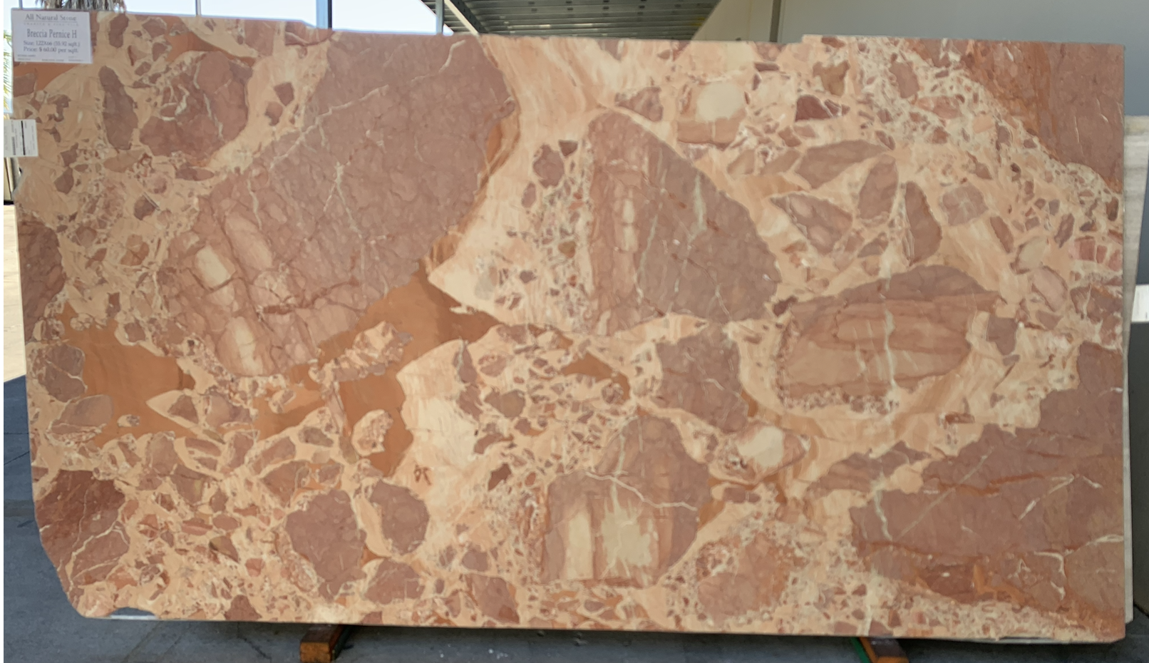 Lot#: 232250 / Size: 66" x 122" / Finish: Honed