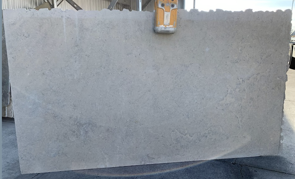 Lot#: 81880 / Size: 60" x 107" / Finish: Honed