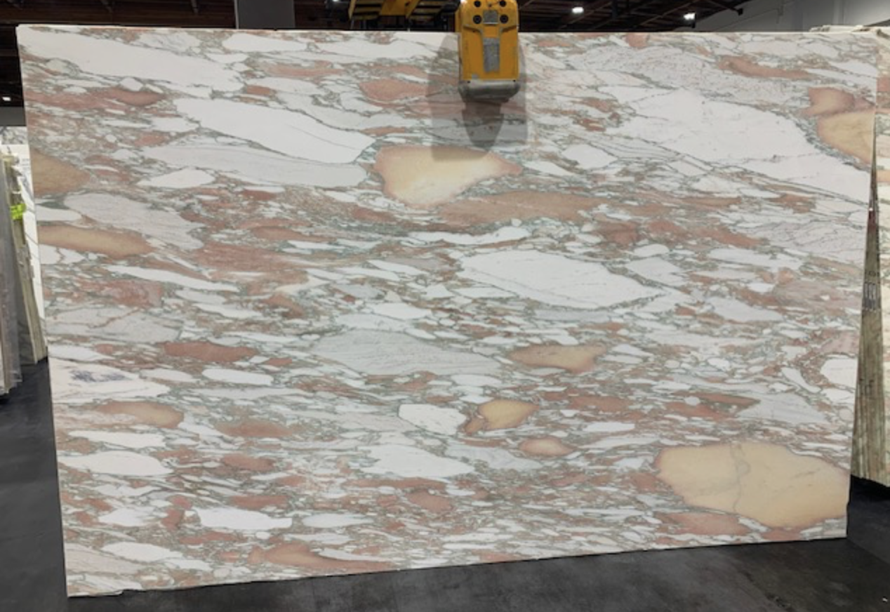 Lot#: 231140 / Size: 77" x 118" / Finish: Honed