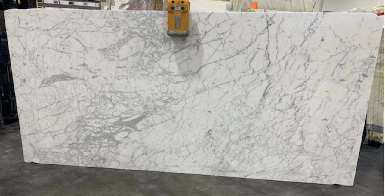 Lot#: 230711 / Size: 67" x 137" / Finish: Honed