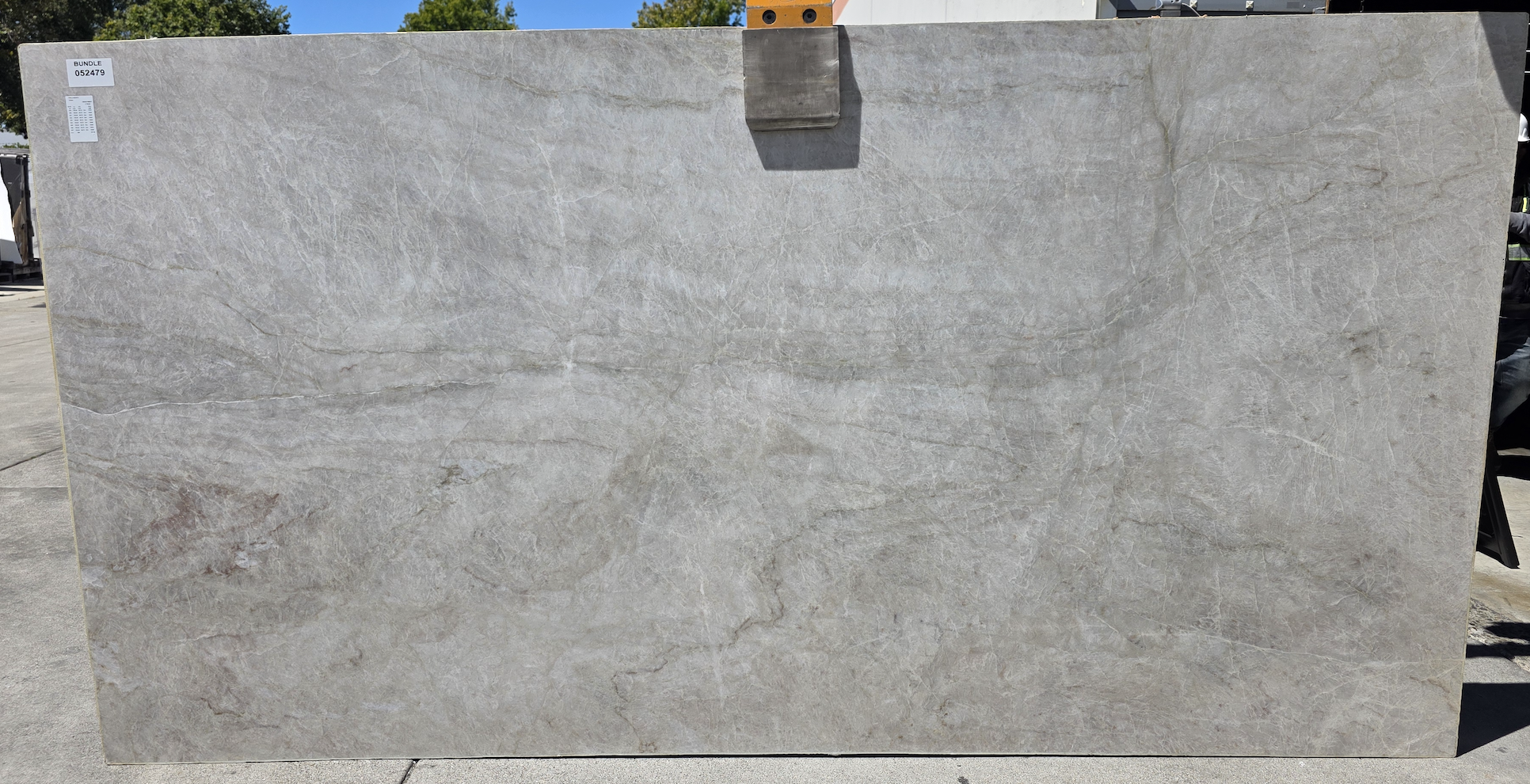 Lot#: 231532 / Size: 68" x 131" / Finish: Honed