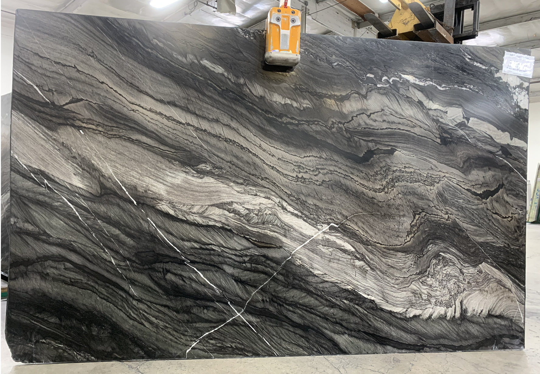 Lot#: 231881 / Size: 78" x 126" / Finish: Leathered