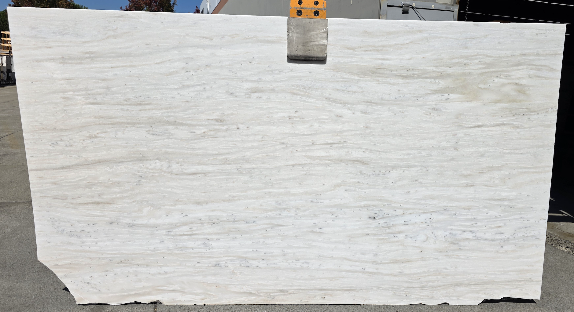 Lot#: 231702 / Size: 63" x 114" / Finish: Honed