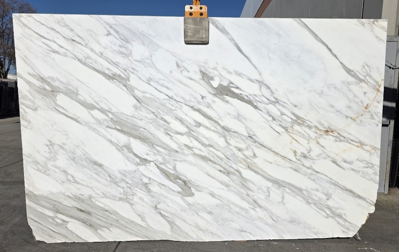 Lot#: 214620 / Size: 79" x 125" / Finish: Honed