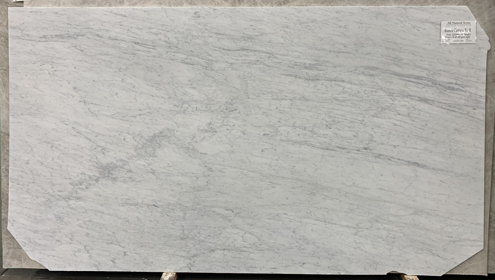 Lot#: 232542 / Size: 69" x 123" / Finish: Honed