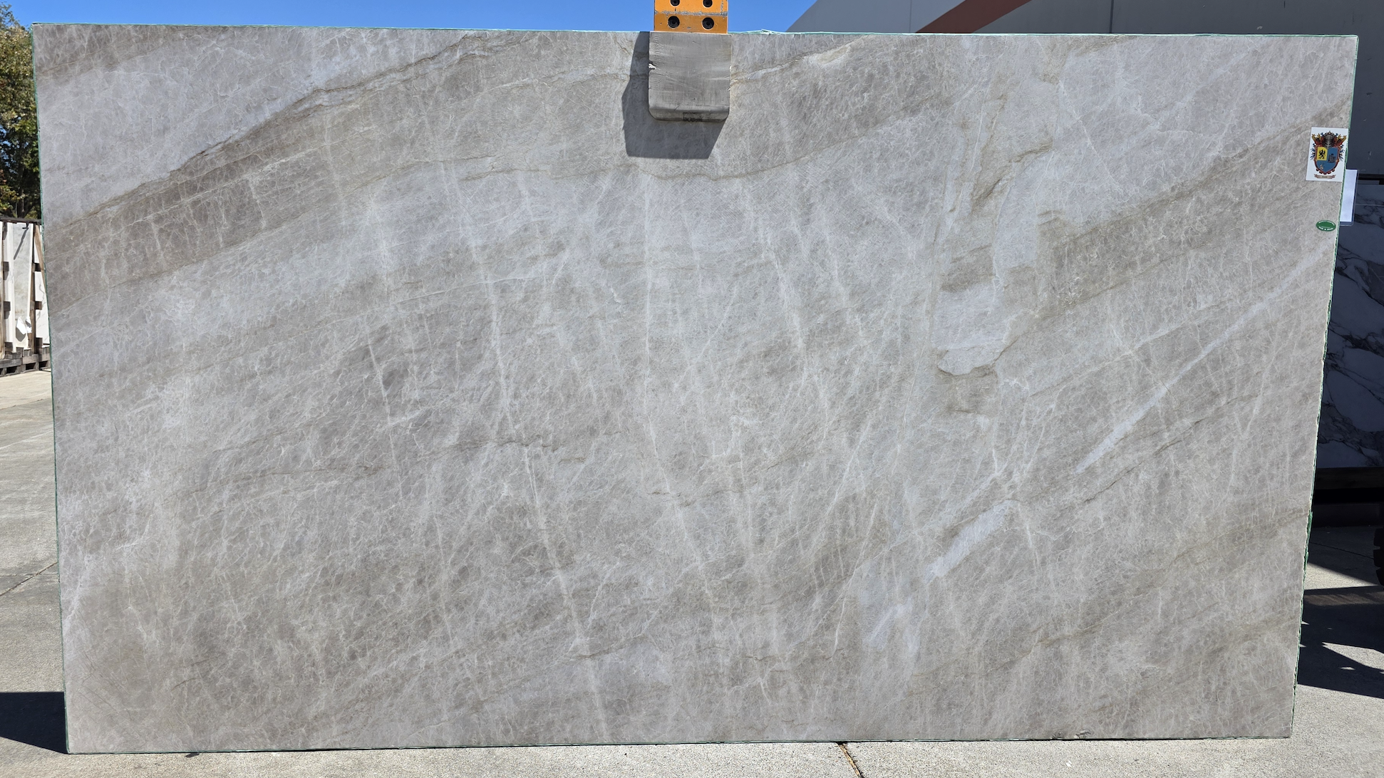Lot# 231501 / Size: 76" x 136" x 2cm / Finish: Leathered