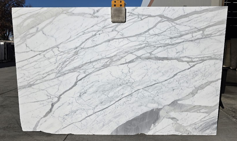 Lot#: 230094 / Size: 79" x 125" / Finish: Honed