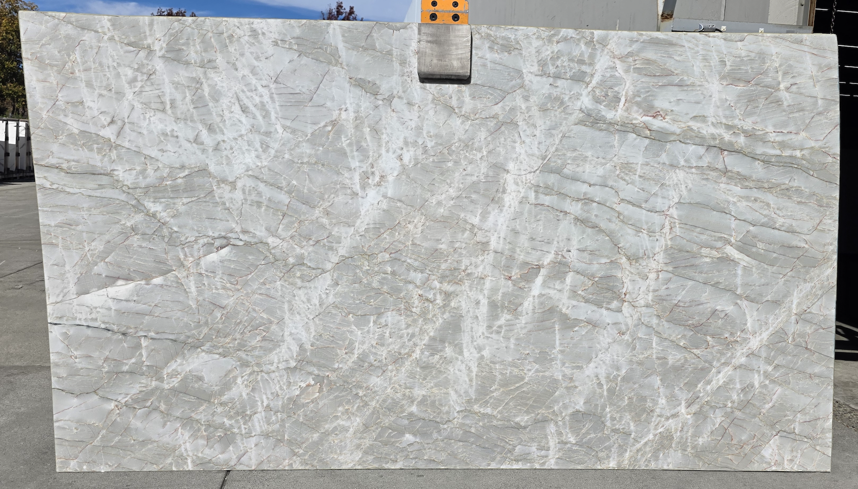 Lot#: 232381 / Size: 74" x 130" / Finish: Honed
