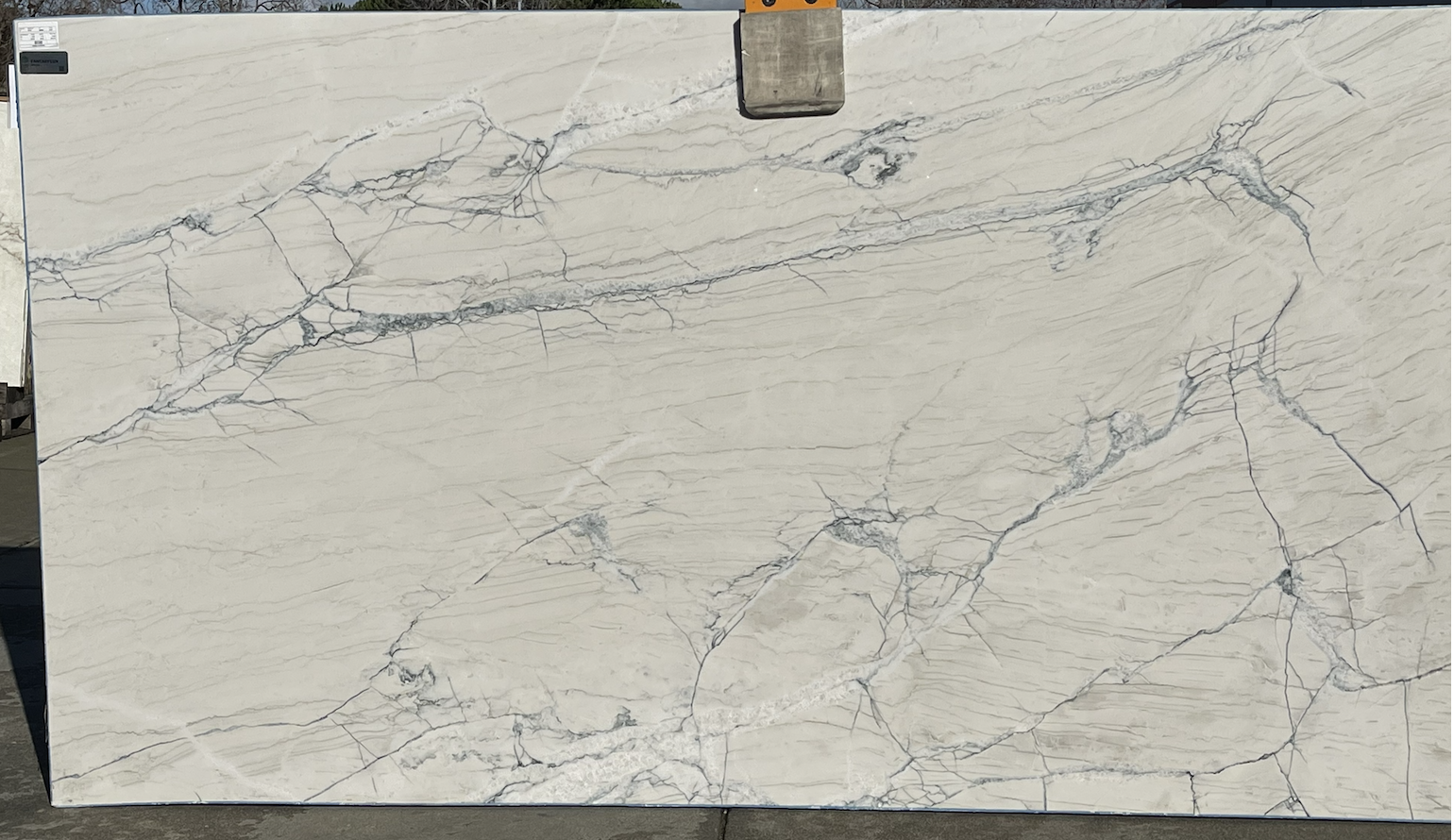 Lot#: 229100 / Size: 68" x 129" / Finish: Polished