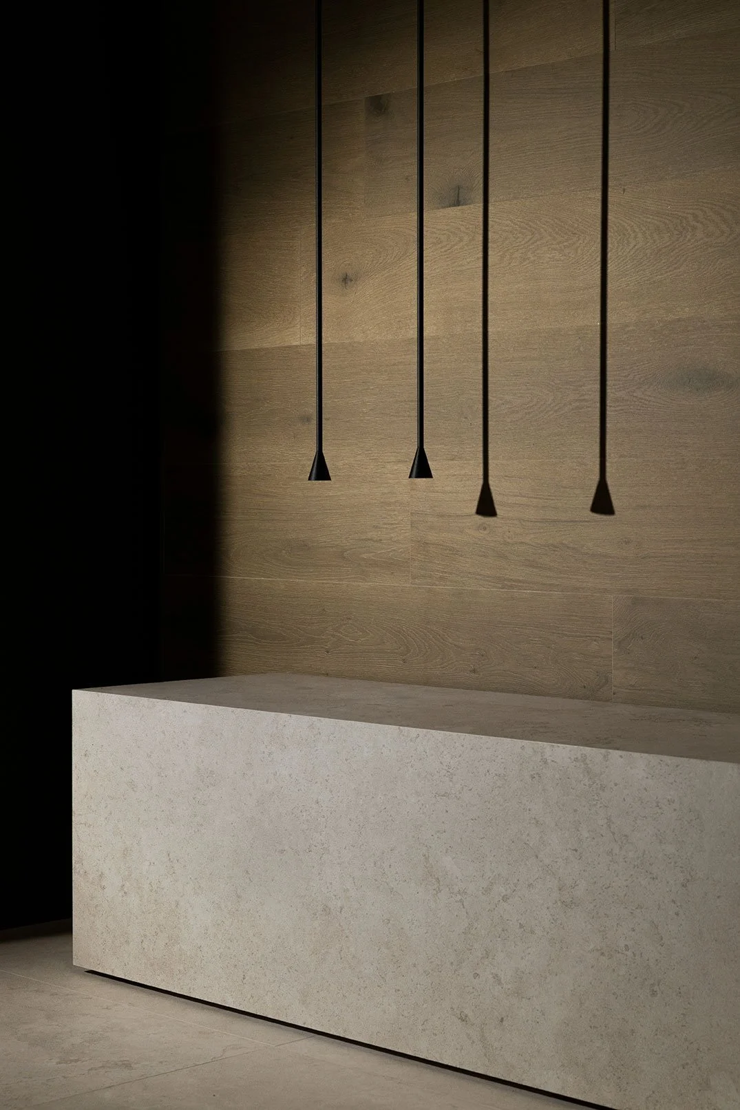 amb-living-ceramics-verso-crosscut-classic-kora-walnut-01-hr.jpg