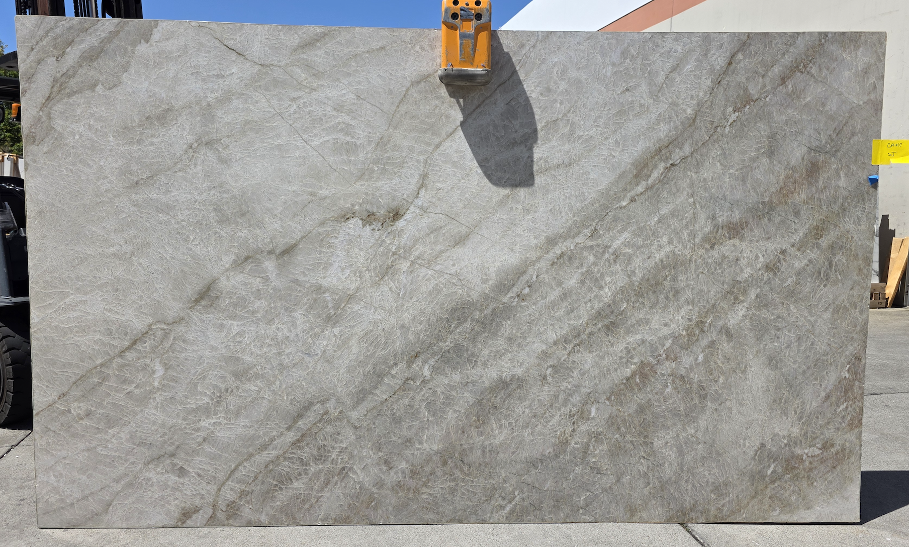 Lot #231661 / Size: 79" x 133" / Finish: Polished