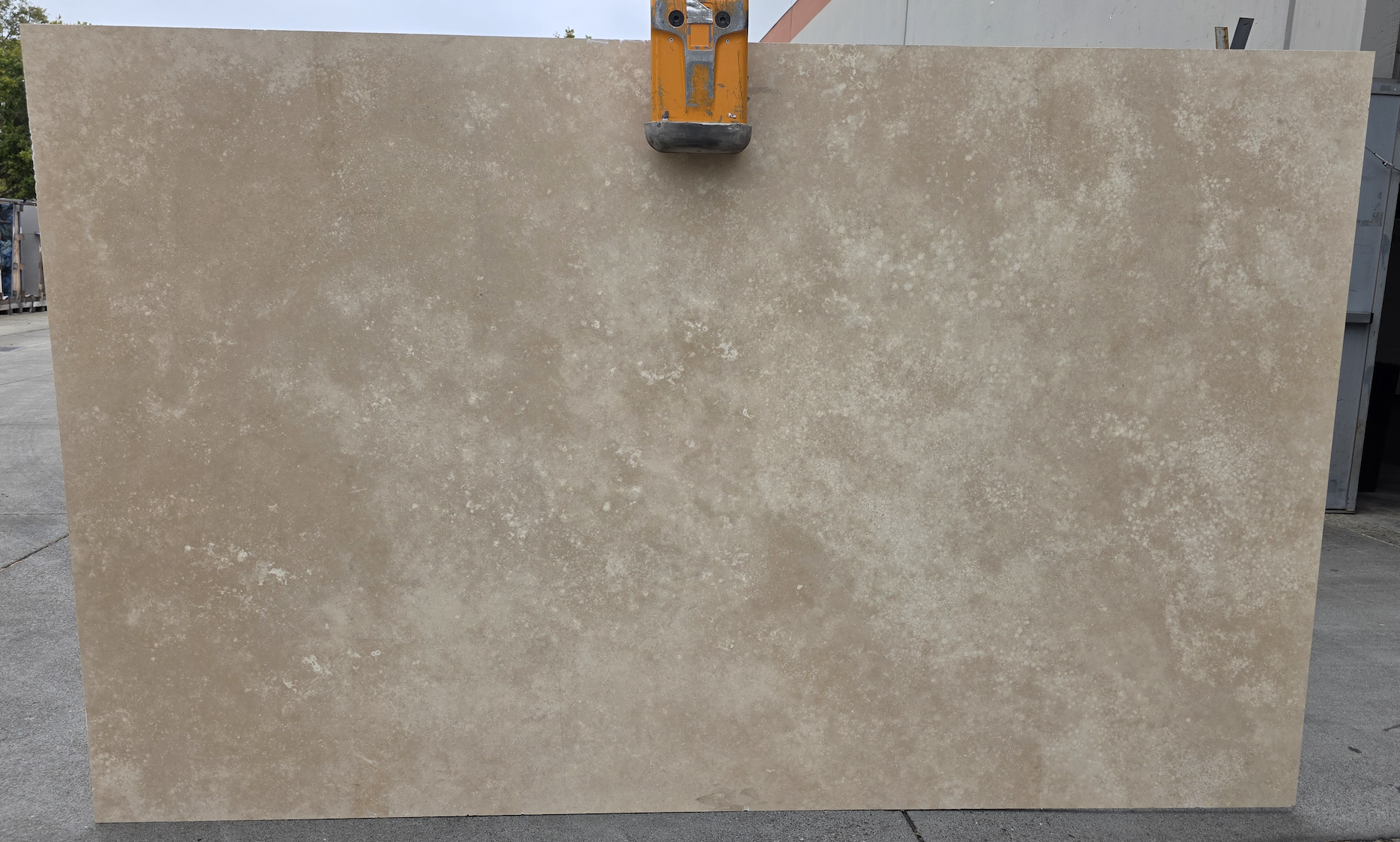 Lot# 232184 / Size: 66" x 108" / Finish: Honed/Flamed