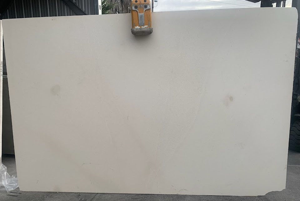 Lot#: 230602 / Size: 73" x 115" / Finish: Honed