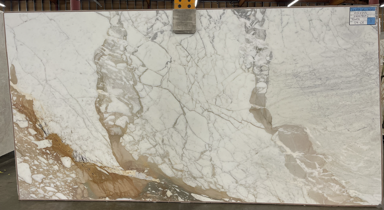 Lot#: 229602 / Size: 71" x 136 " / Finish: Honed