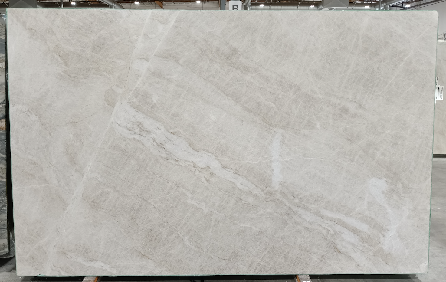 Lot# 232122 / Size: 77" x 124" / Finish: Leathered