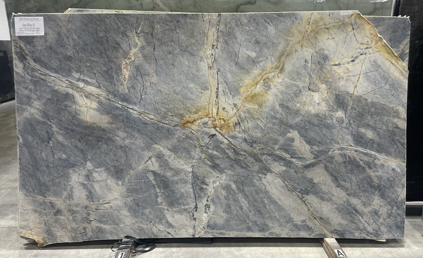 Lot#: 231572 / Size: 71" x 121" / Finish: Honed