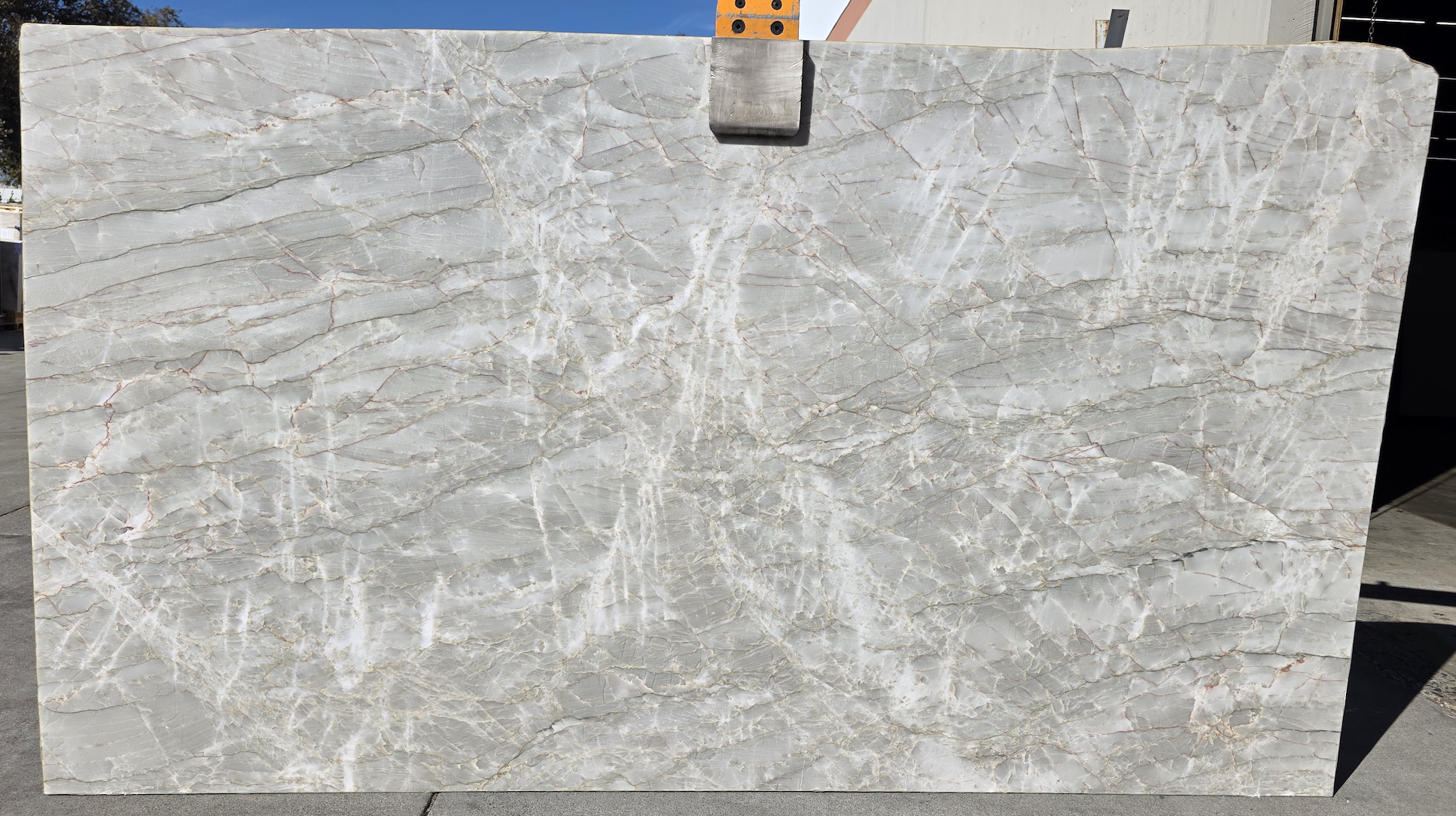 Lot#: 232382 / Size: 74" x 130" / Finish: Honed