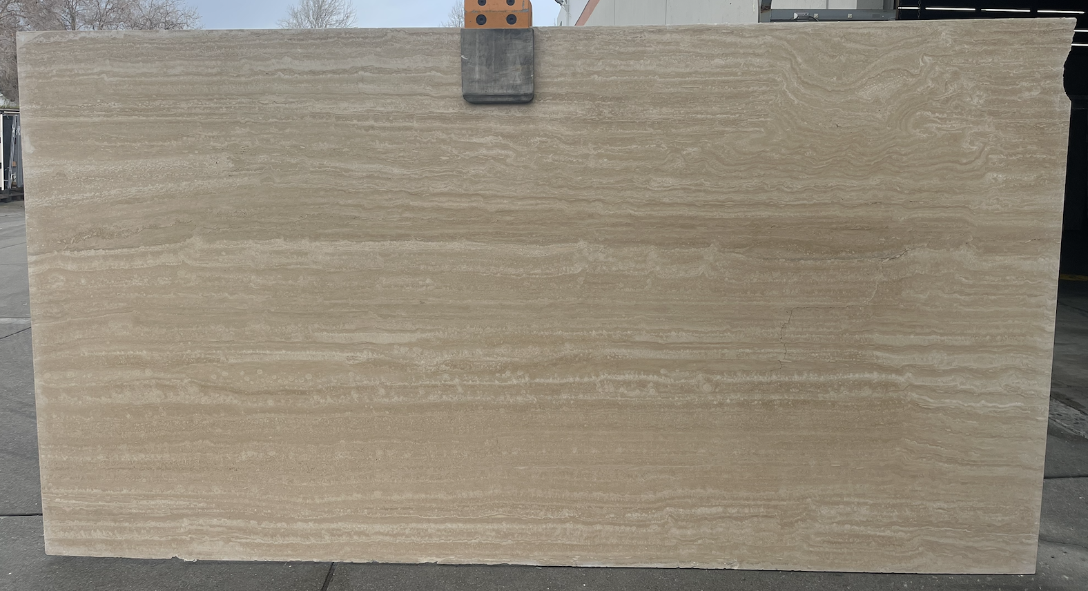 Lot#: 230660 / Size: 64" x 122" / Finish: Honed