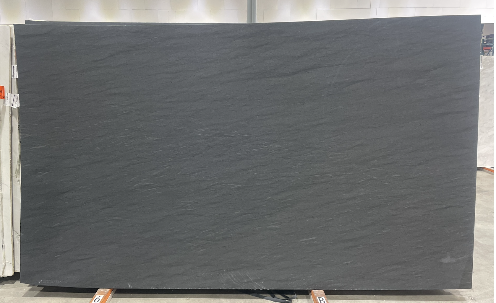 Lot#: 231742 / Size: 79" x 135" / Finish: Leathered