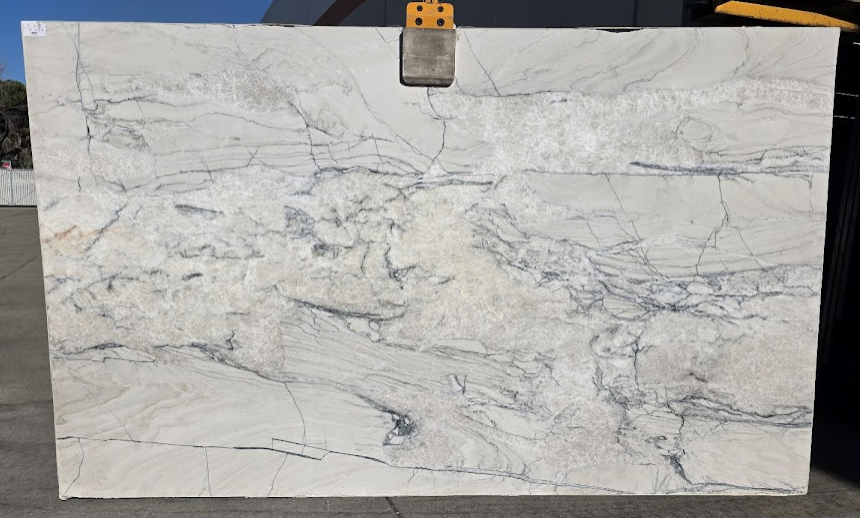 Lot#: 230382 / Size: 79" x 130" / Finish: Polished