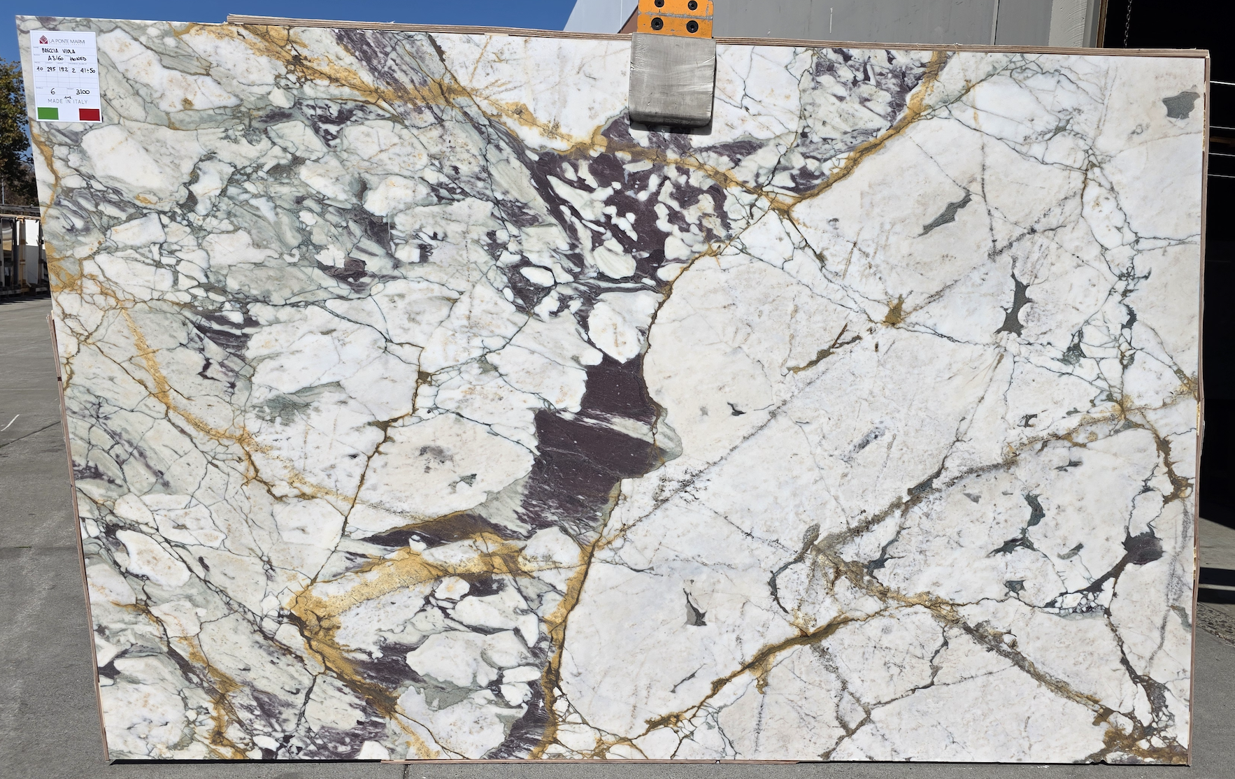 Lot# 232223 / Size: 77" x 119" / Finish: Honed