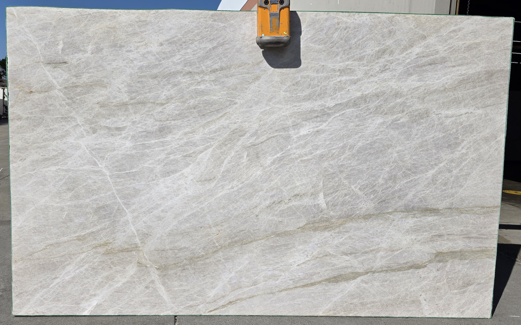 Lot# 232901 / Size: 74" x 121" / Finish: Polsihed