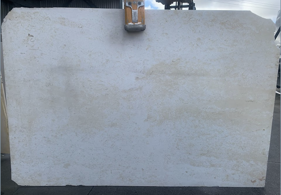 Lot#: 220981 / Size: 75" x 112" / Finish: Honed