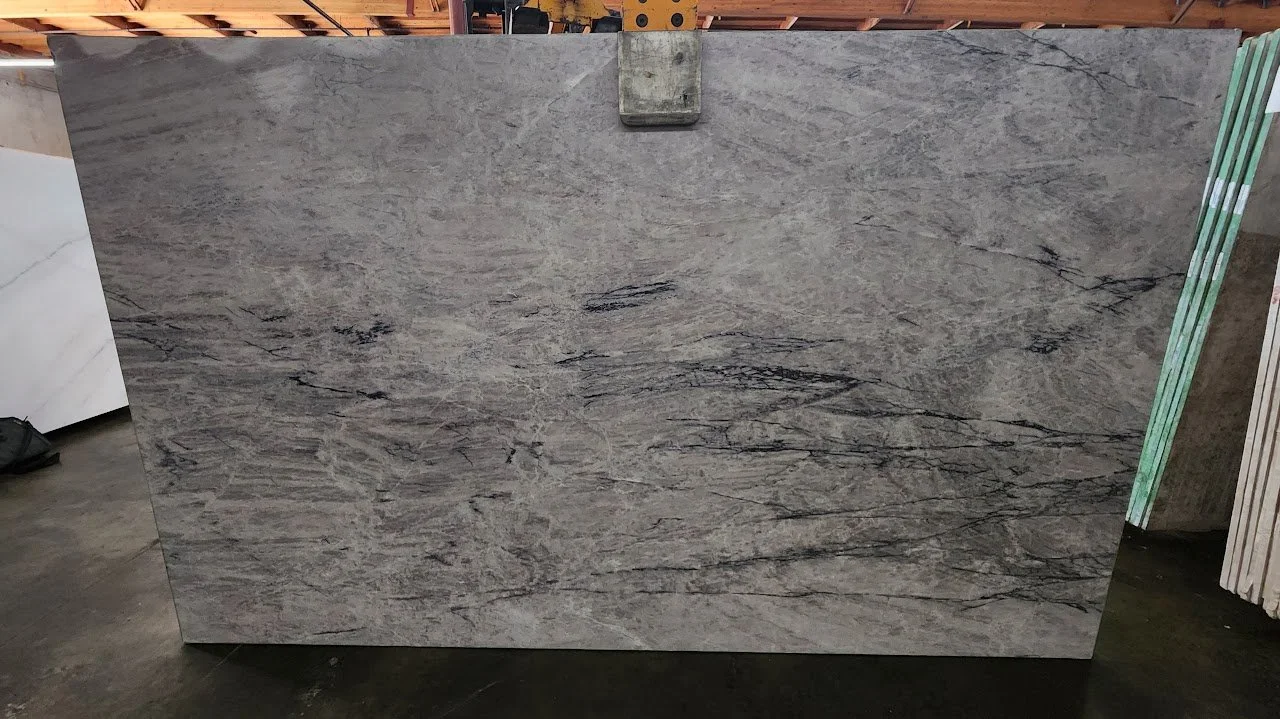 Lot#: 222753 / Size: 74" x 121" / Finish: Leathered