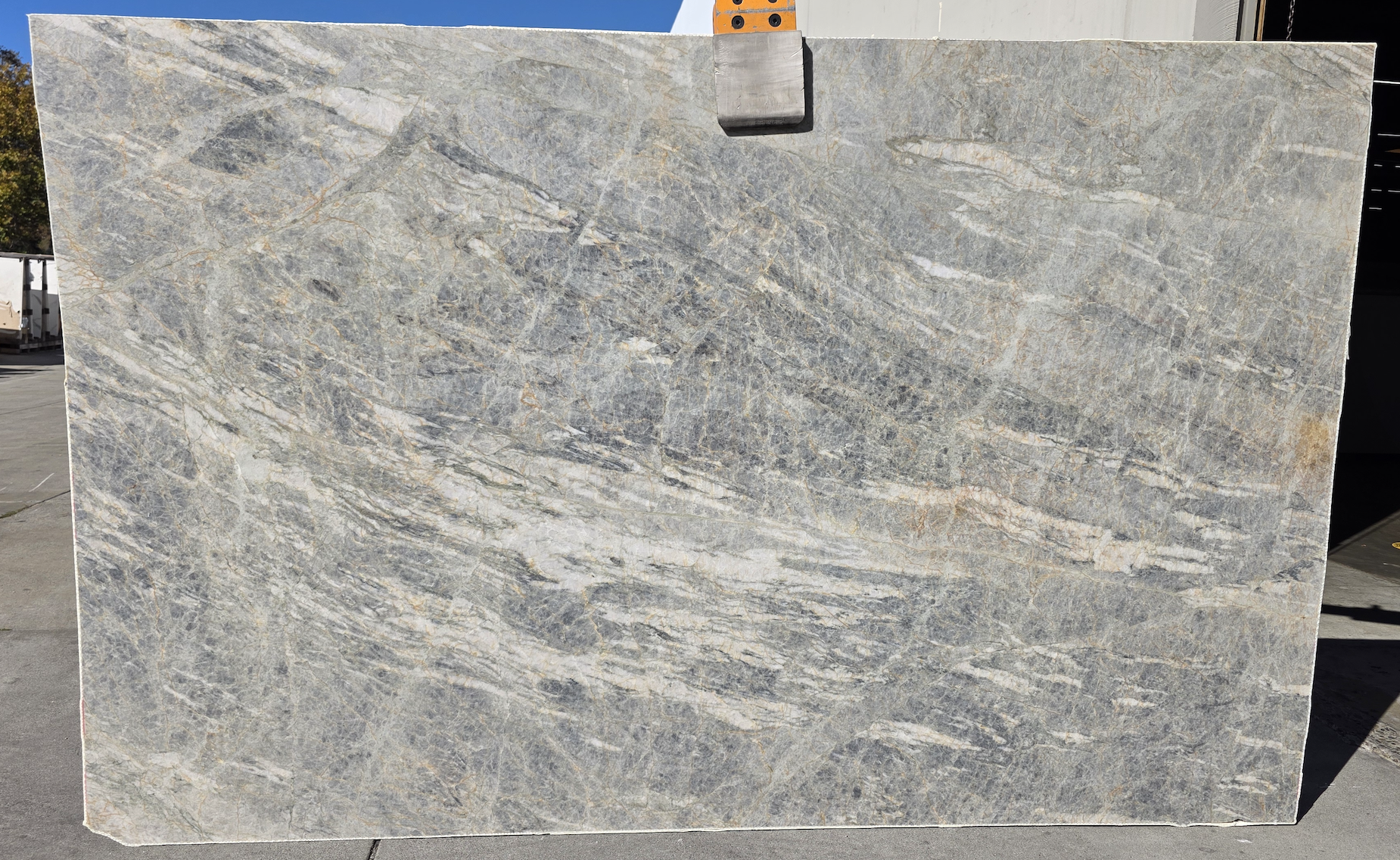 Lot#: 232495 / Size: 79" x 126" / Finish: Leathered