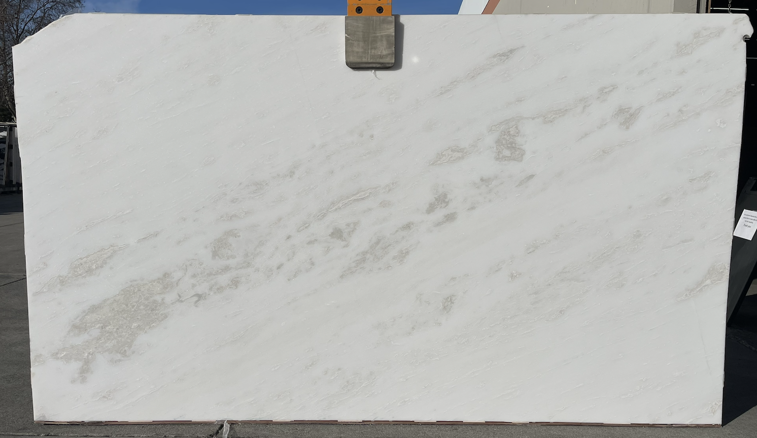 Lot#: 230653 / Size: 71" x 123" / Finish: Honed