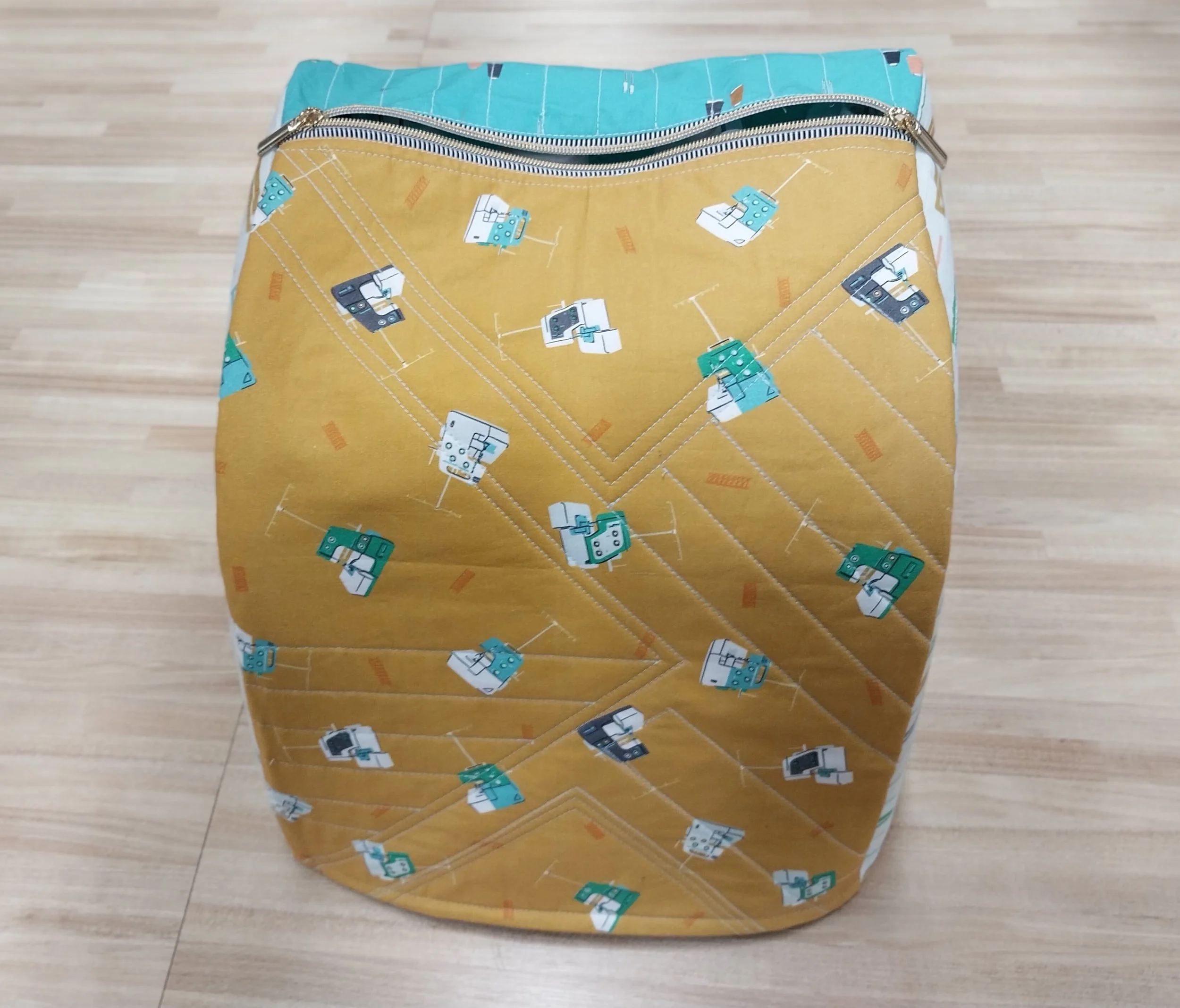Customizable Serger Dust Cover Sewing Pattern (PDF Download) — Chunky ...